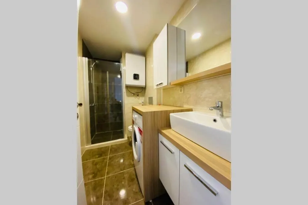 Kusadasi'Nda 1+1 Yazlik Daire Olea Apartament  Kusadası